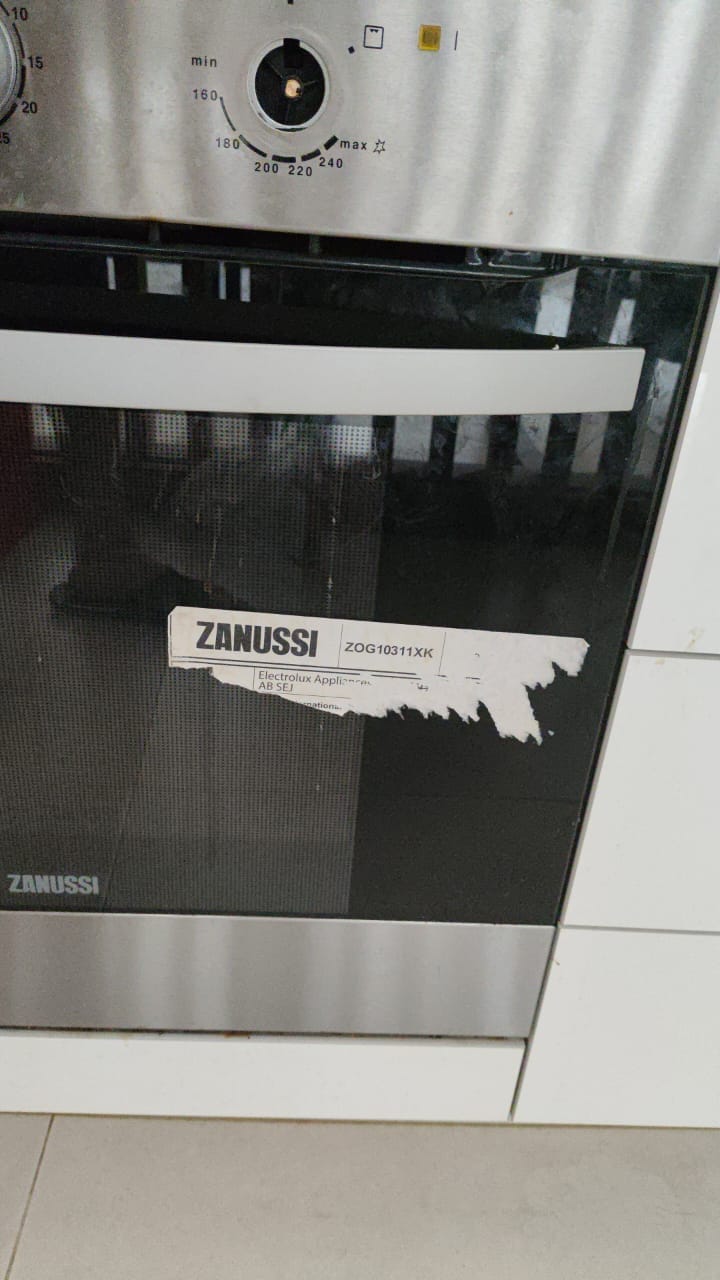 Built-in gas oven attended for a thermostat fault in the UAE