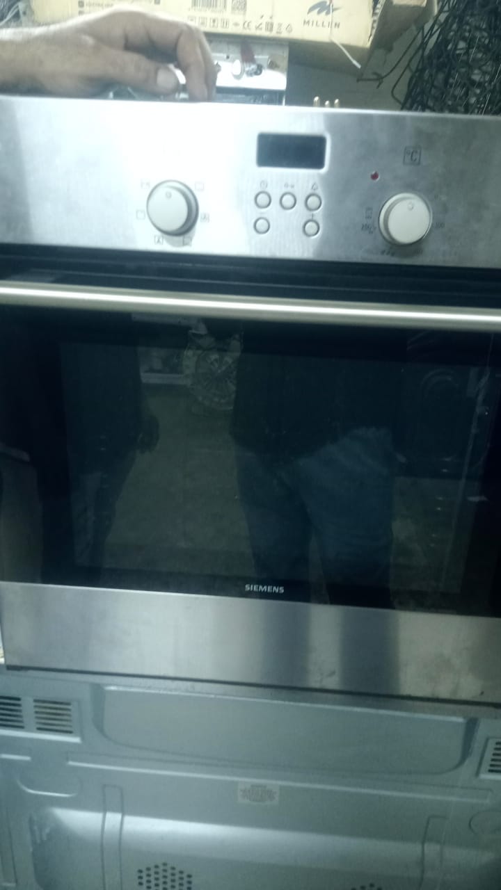 Built-in single oven on the bench for diagnosis in the UAE