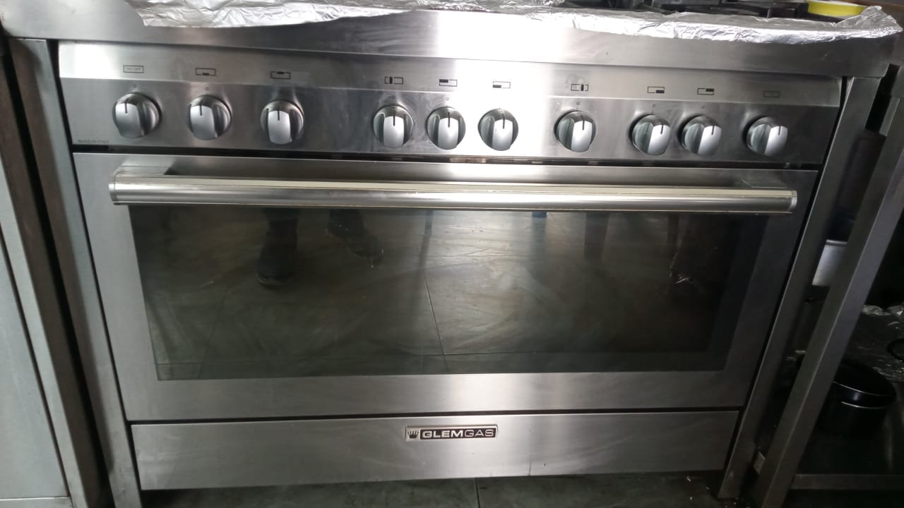 Gas range cooker stripped for bench repair in the UAE
